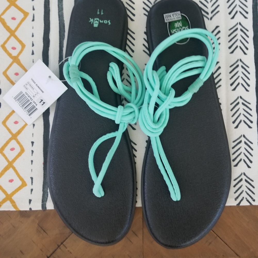 🆕️ Yoga Sanuk Sandals - Picture 4 of 4